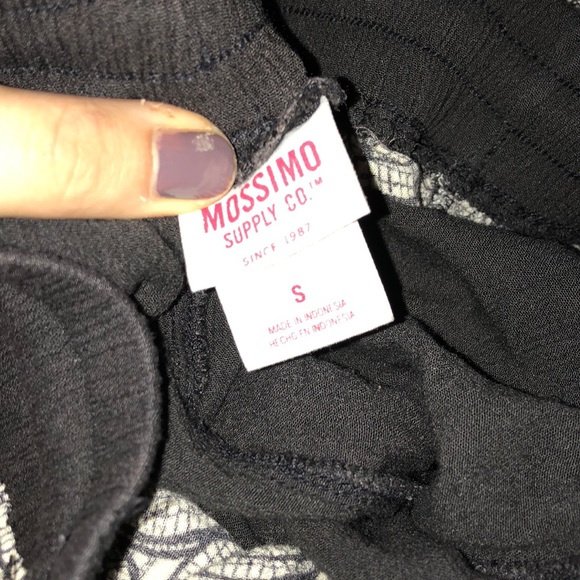 Mossimo Patterned Shorts - Picture 3 of 5